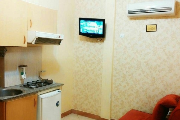 آشپزخانه آپارتمان ها مهمانپذیر محمدزاده (آبان طلایی) مشهد
